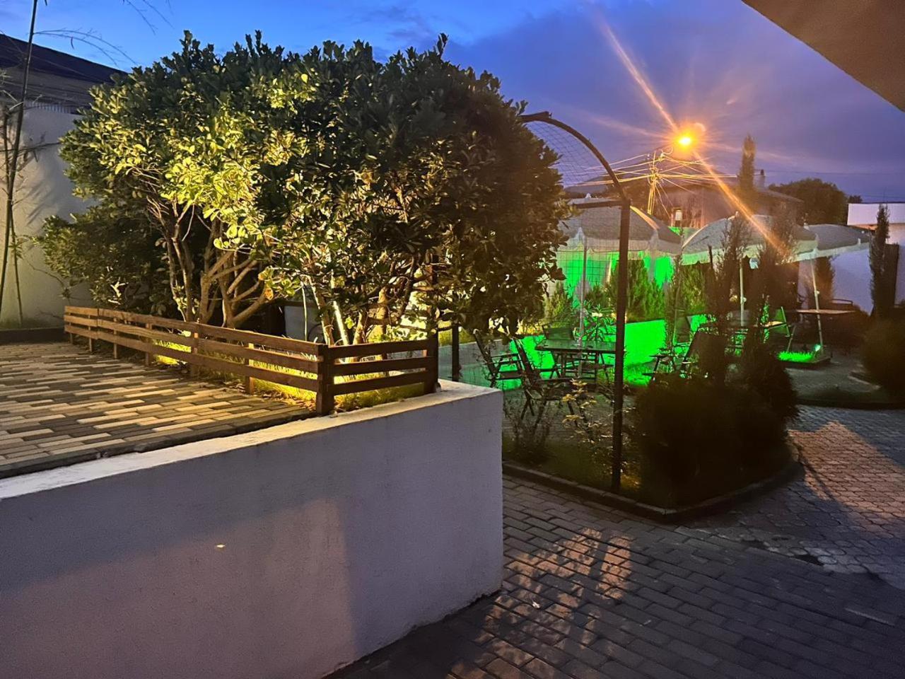 Villa Gardens Koboeleti Buitenkant foto